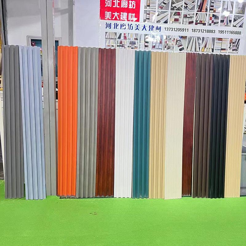 Brown WPC Wall Cladding Board Ukuran yang dapat disesuaikan dengan Pengamplasan Mudah dipasang dan dirawat